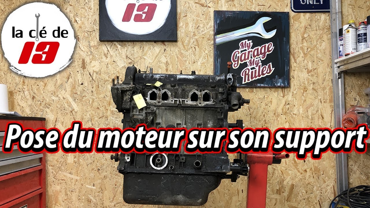 Montage moteur 205 GTI sur son support d'atelier