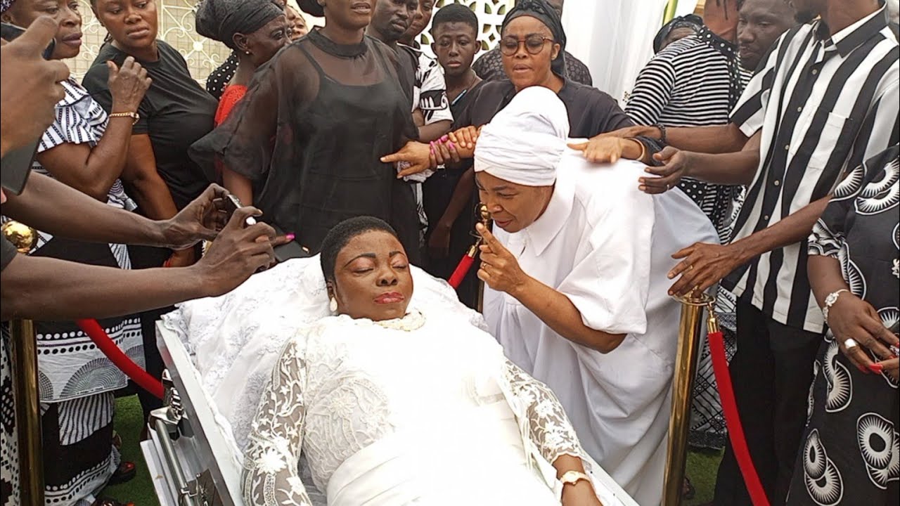 SAD 😭 Actress Nana Yaa speaks to her d£@d daughter for the last time