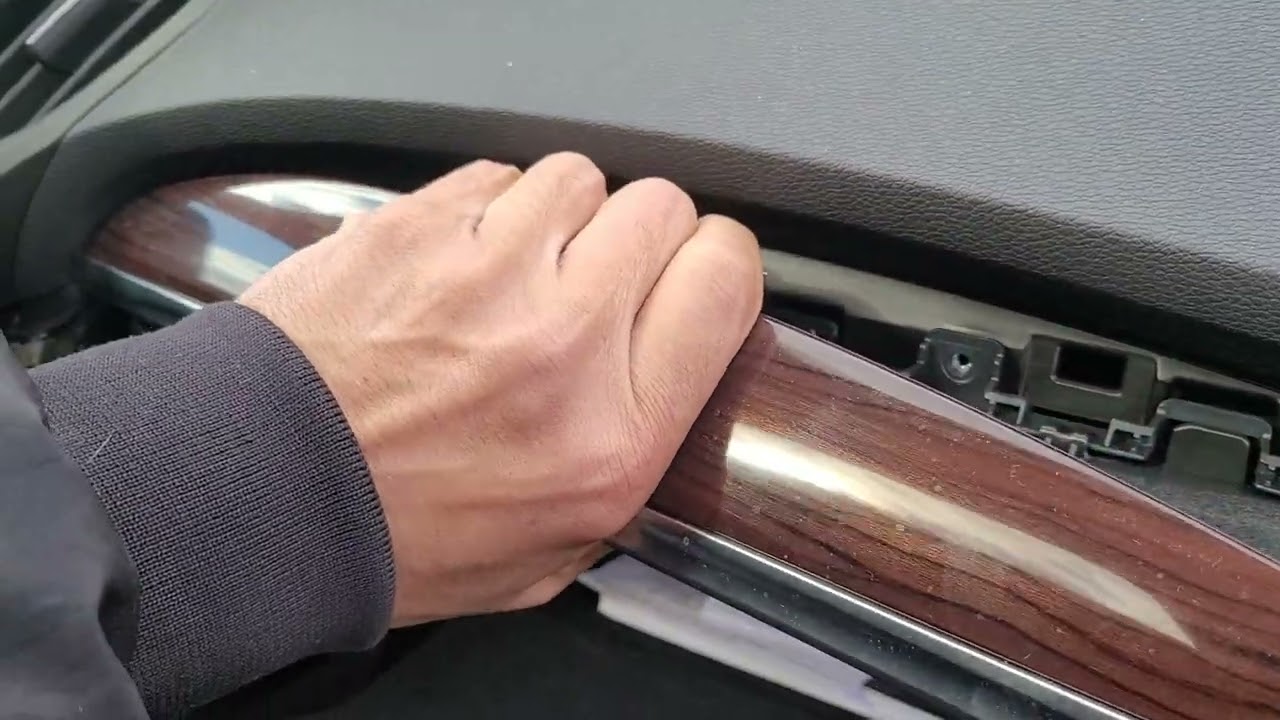 Как снять перчаточный ящик Acura MDX 2014-2016. Как снять блок управления кузовным оборудованием ...