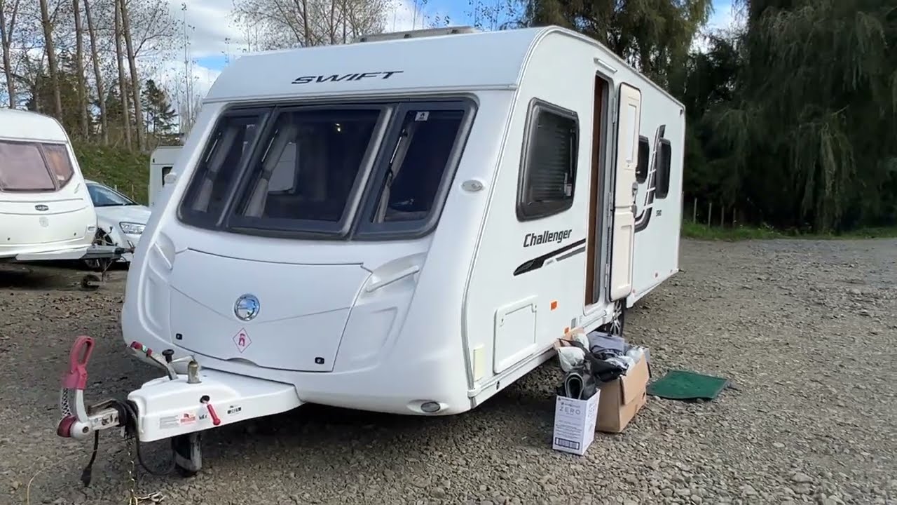 2010 Swift Challenger 580 4 berth with island bed - caravan walk around video