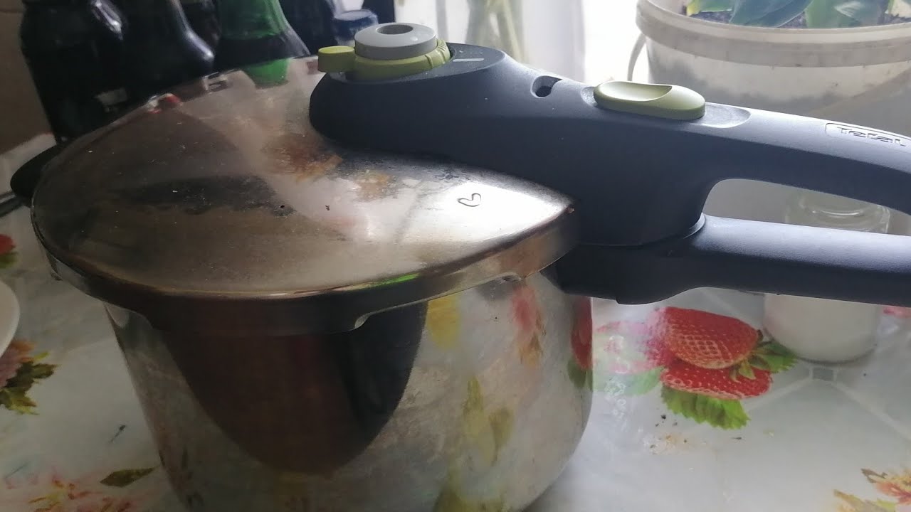 Schab w marynacie z warzywami i ziemniakami Szybki obiad jednogarnkowy z szybkowaru.