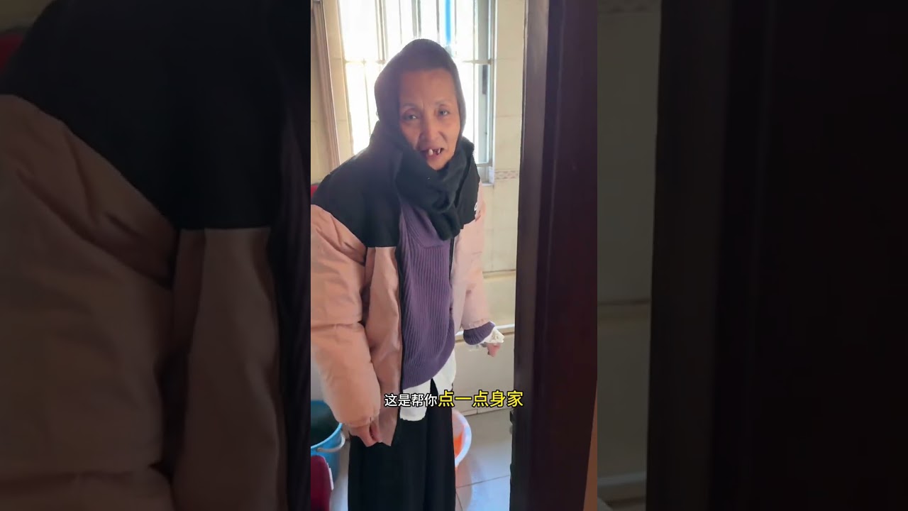 我们看到的这个冬天的一天，其实是这位女儿跟着母亲这么多年的境遇！纠正母亲错误的思想才能帮助到这个小女孩……#廖小乐 #记录真实生活 #后续#传递正能量让世界充满爱