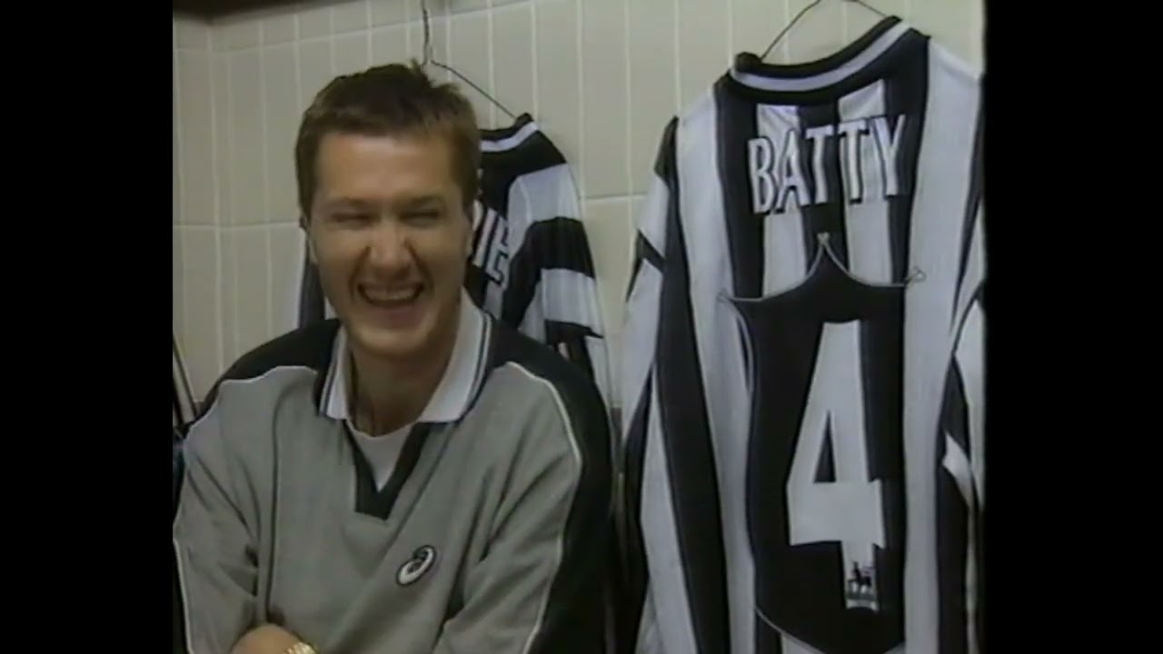 1998 FA Cup Final - Black & White Wembley