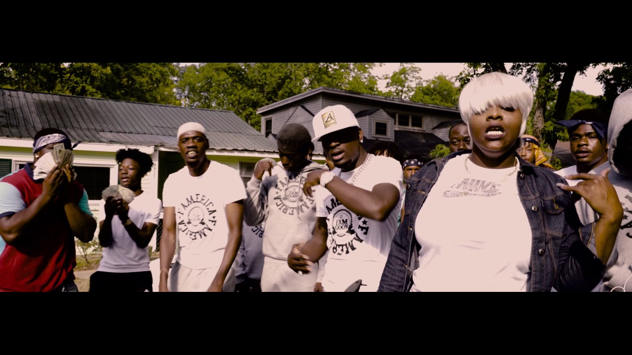 Bossaleana | Flexin Ft. Ralo
