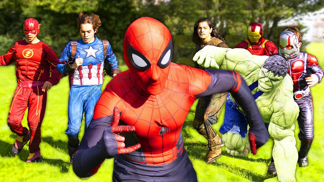 Superheroes VS Supervillains!!