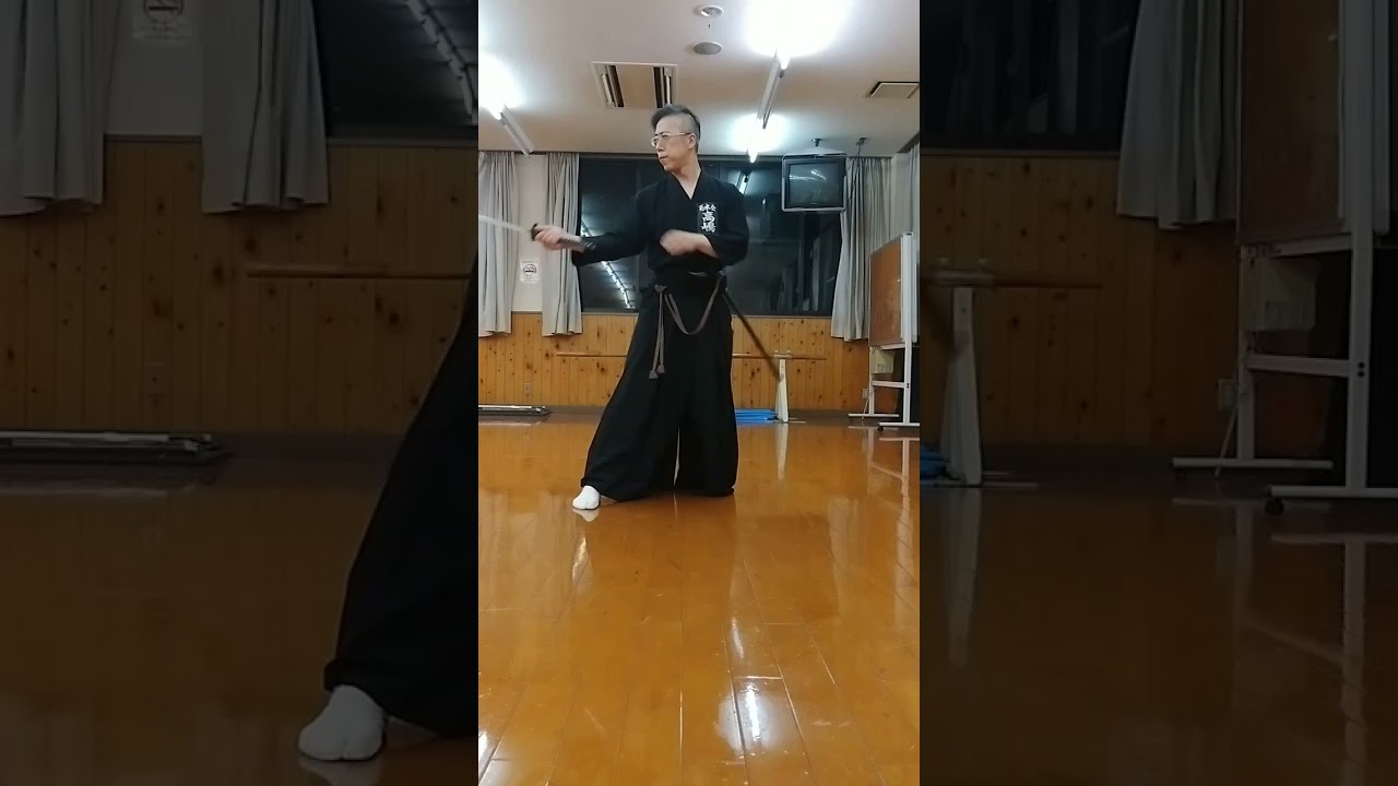 稽古風景  ※過去映像です🙇  まだ模造刀で稽古していた時期なので、少し集中力が足りてない気がします💧