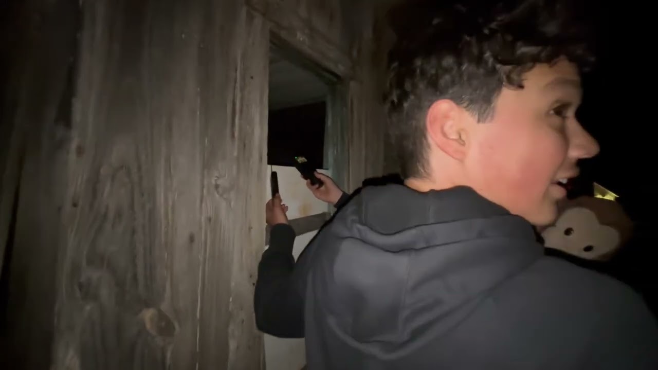 pt2 ghost hunting at my friends haunted backyard at night