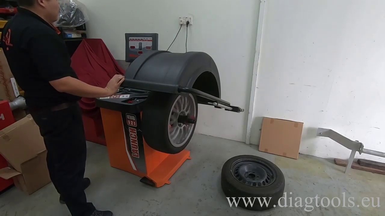 Launch KWB-521 wheel balancing equipment