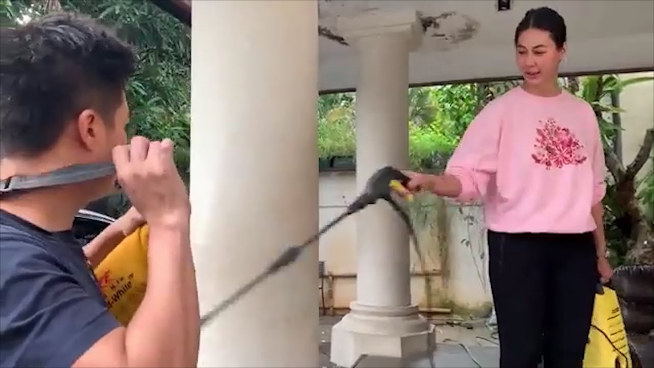 MAMA PAU KESEL, PAPA WONG PERGI GAK MANDI