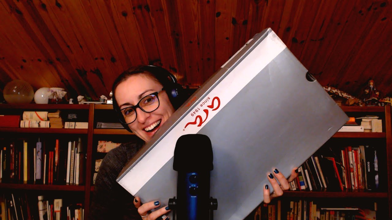 Asmr boots 👢Box 📦tapping, ripping