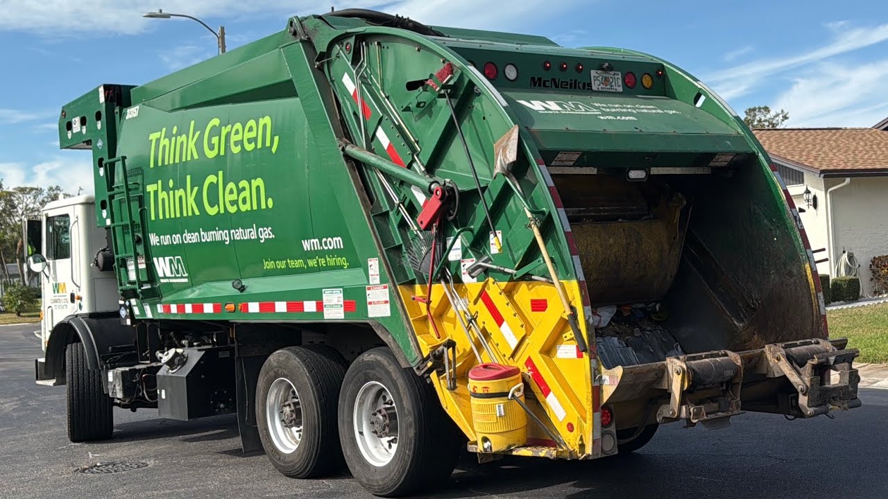 WM Mack MRU McNeilus Rear Loader Garbage Truck on Manual Trash