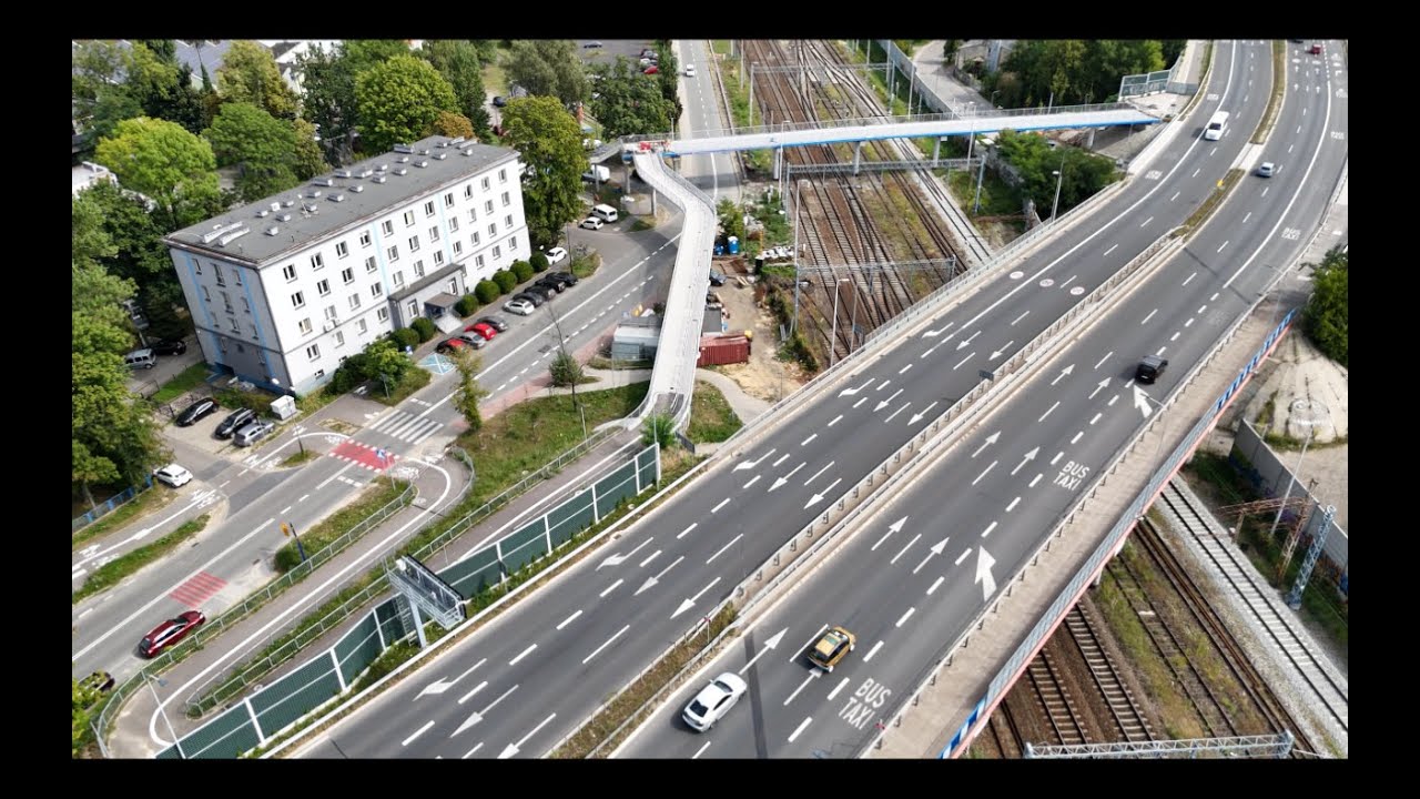 Kładka nad ul. Rejtana i torami kolejowymi. Reszta w opisie filmu 🙂 21.08.2025r. Część 2  Film w 4K