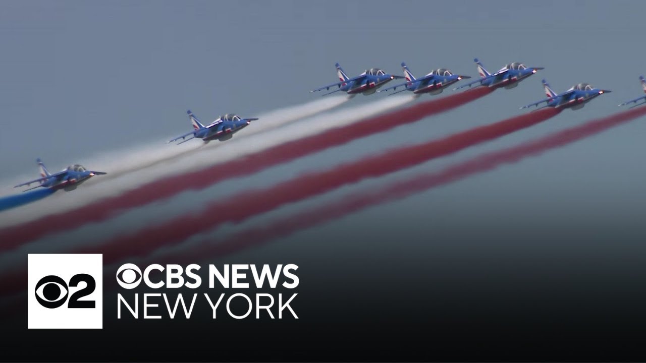 Aircraft parade flies over Sail4th 250 parade | Team coverage