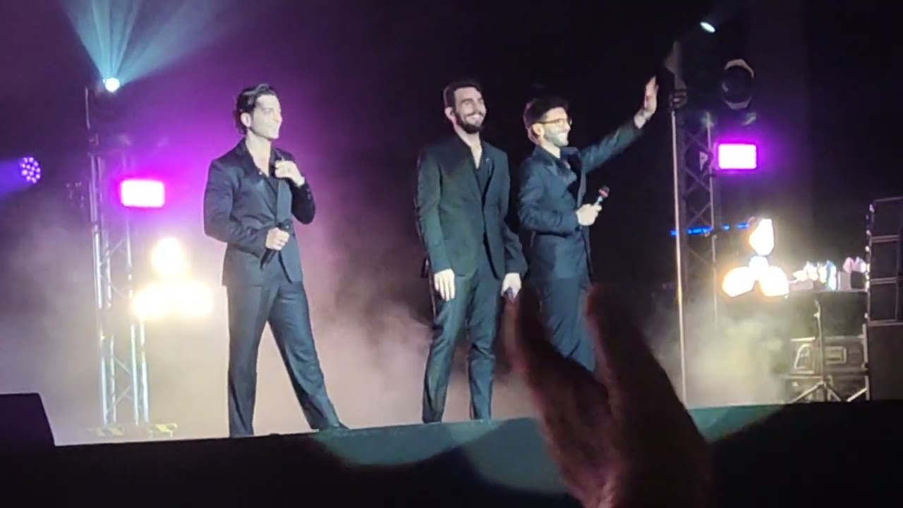 My video 2nd row: Il Mondo & Se telefonando, Il Volo, Torre del Lago, 24 July 2022