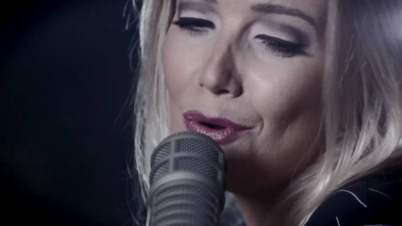 LUIZA POSSI | ME BEIJA | Lab LP