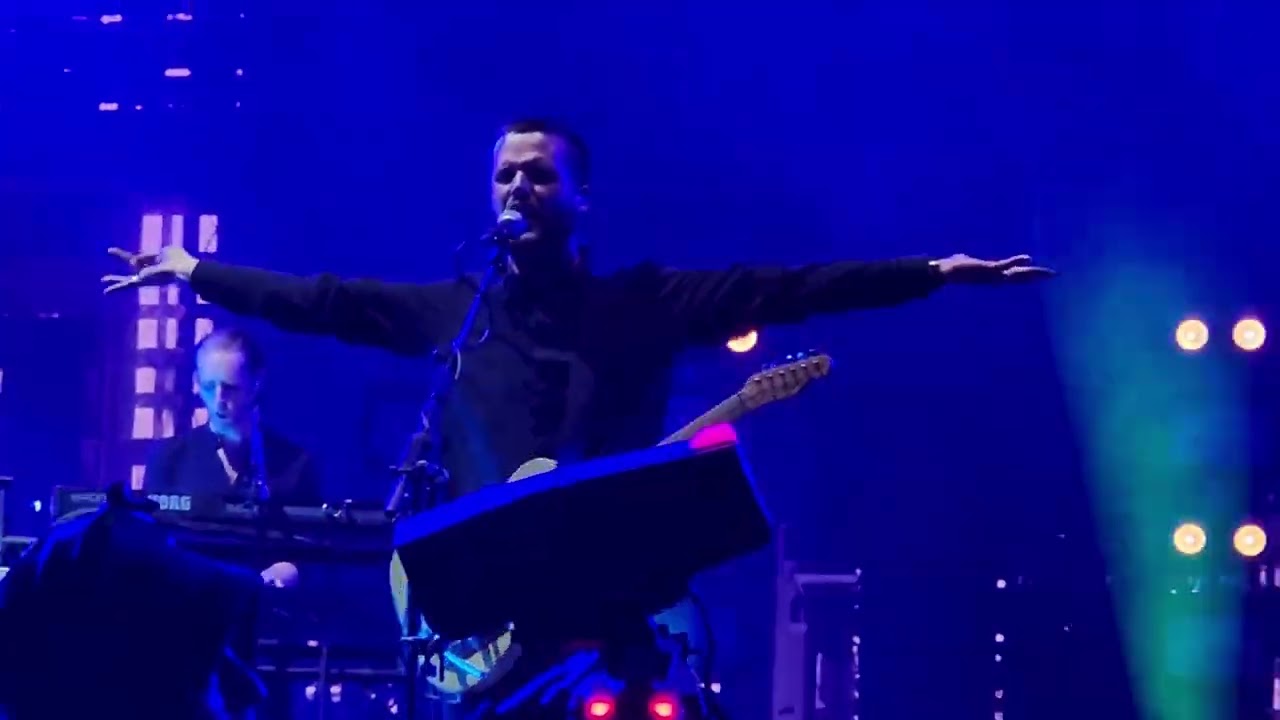 White Lies - Is My Love Enough? (Corona Capital 2022 CDMX)