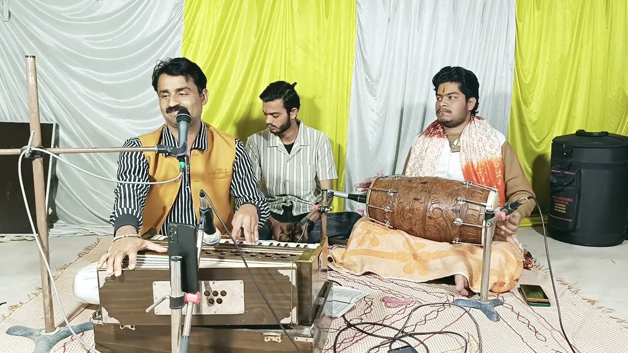 गांव वाले ही गर्व कर सकते है मौसम के आंनद के लिए / रितुओं का असली आंनद गांव में ही है मौसमी बुन्देली