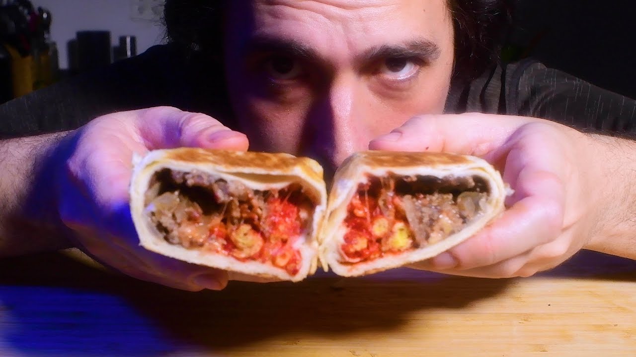 ASMR HOT CHEETO BURRITO *EXTRA LONG*  자막 字幕  उपशीर्षक ( Real Sounds ) | Nomnomsammieboy