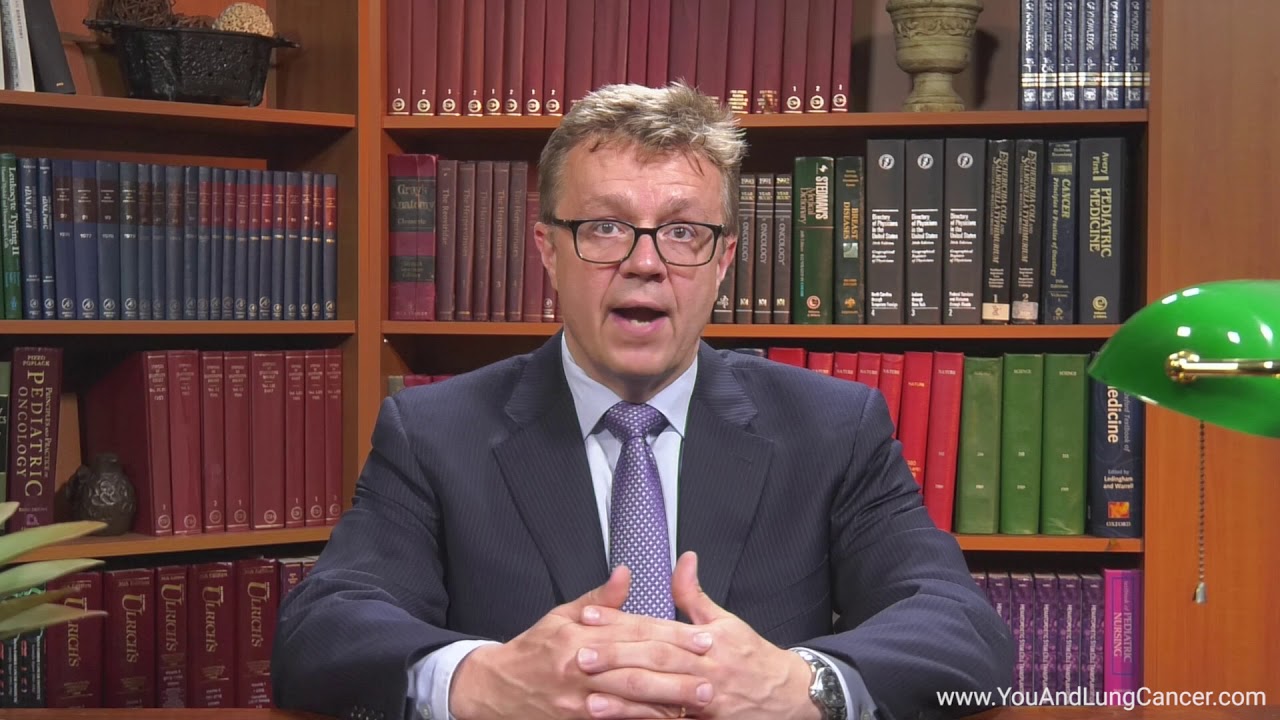 How is small cell lung cancer (SCLC) diagnosed?