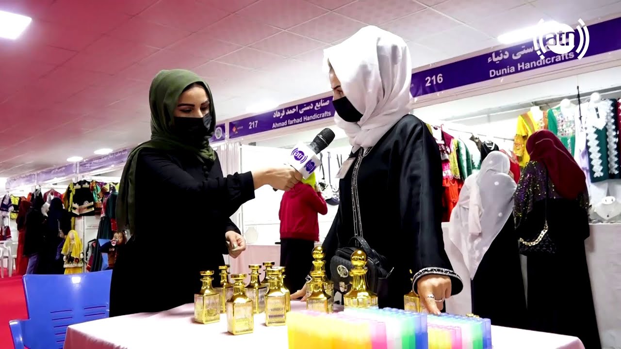 Types of Indian & Arabic perfumes / انواع عطرهای هندی و عربی در نمایشگاه بادام باغ