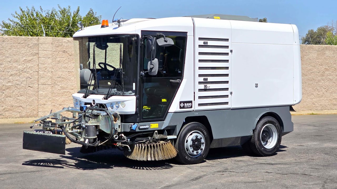 2016 Ravo 5 iSeries 540 Air Vacuum Street Sweeper For Sale