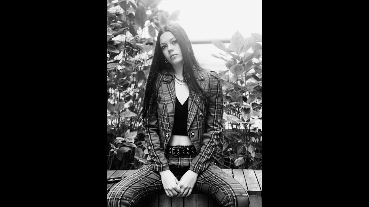 Courtney Hadwin : Keep the Monsters away.