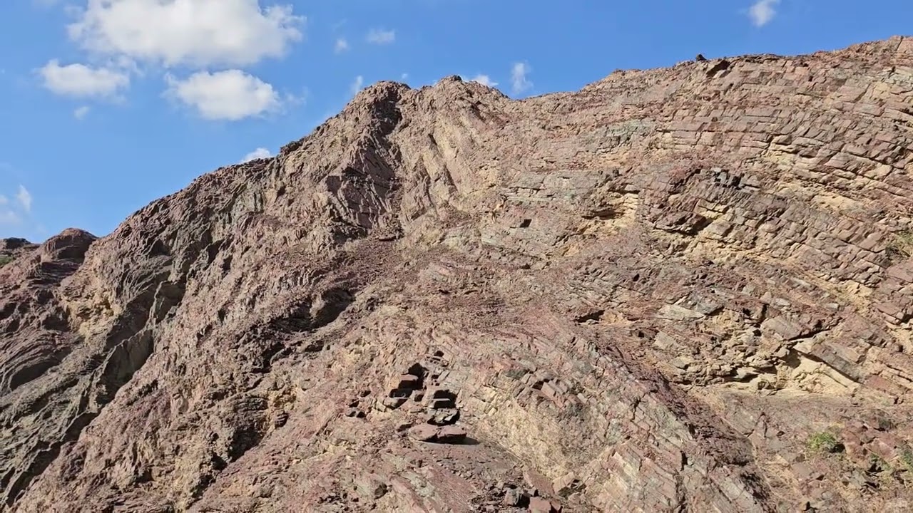 Wadi Kub drive #uae #fujairahuae #travel #wadiyaan #offroad #camping #travel #nature #hills 