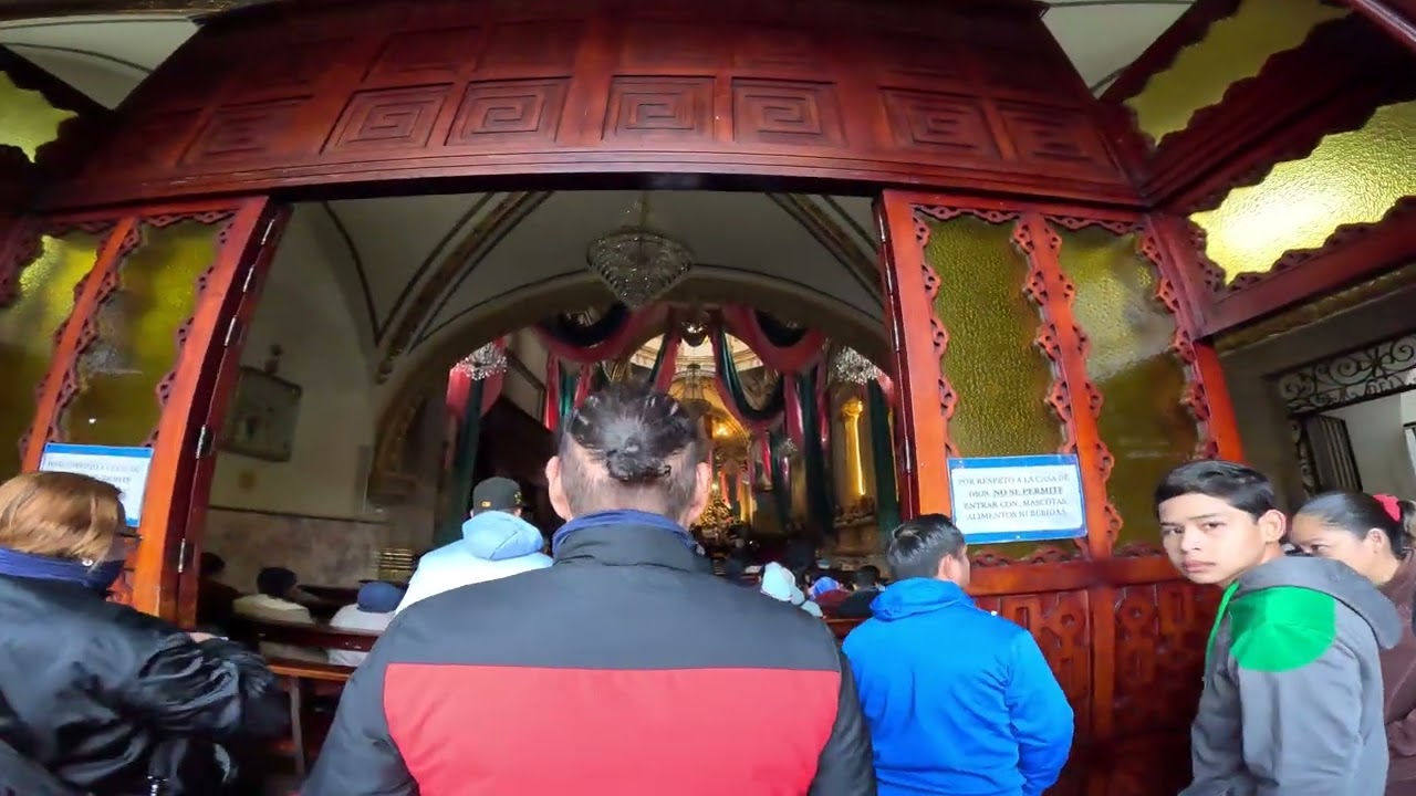 Entrada a la basílica de Talpa de Allende 