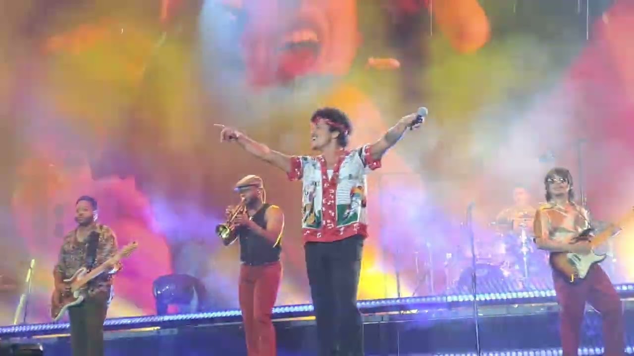 Treasure. Bruno Mars. Chile 2023 🇨🇱