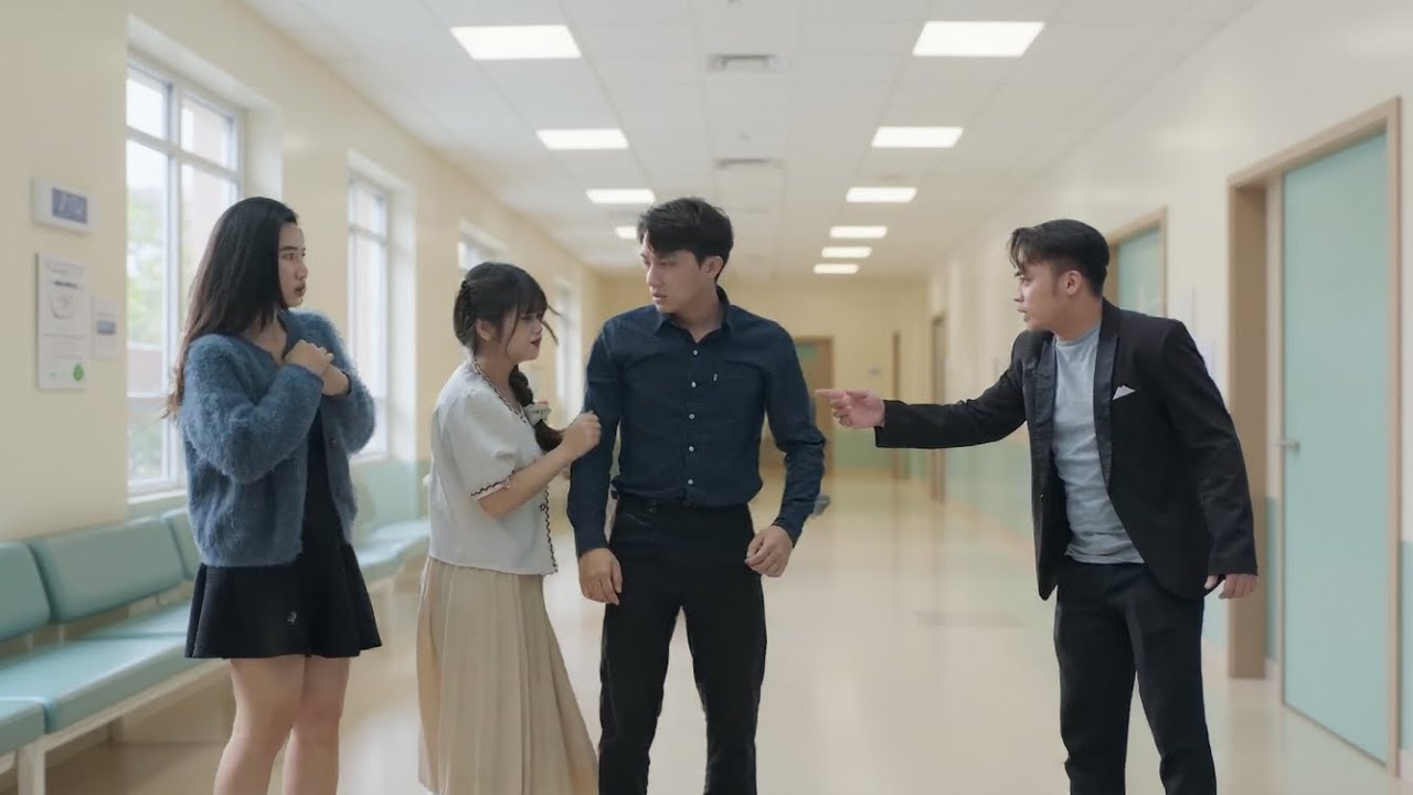 Cô Vợ Điên Của Chủ Tịch Úp Bột Mì Vào Mặt Đối Tác Công Ty Vì Nghĩ Là Kẻ Trộm Và Cái Kết - Tập 1427