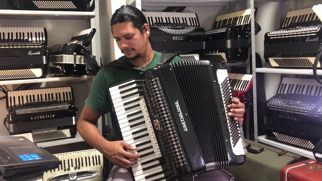 Acordeon Castiglione dupla ressonância
