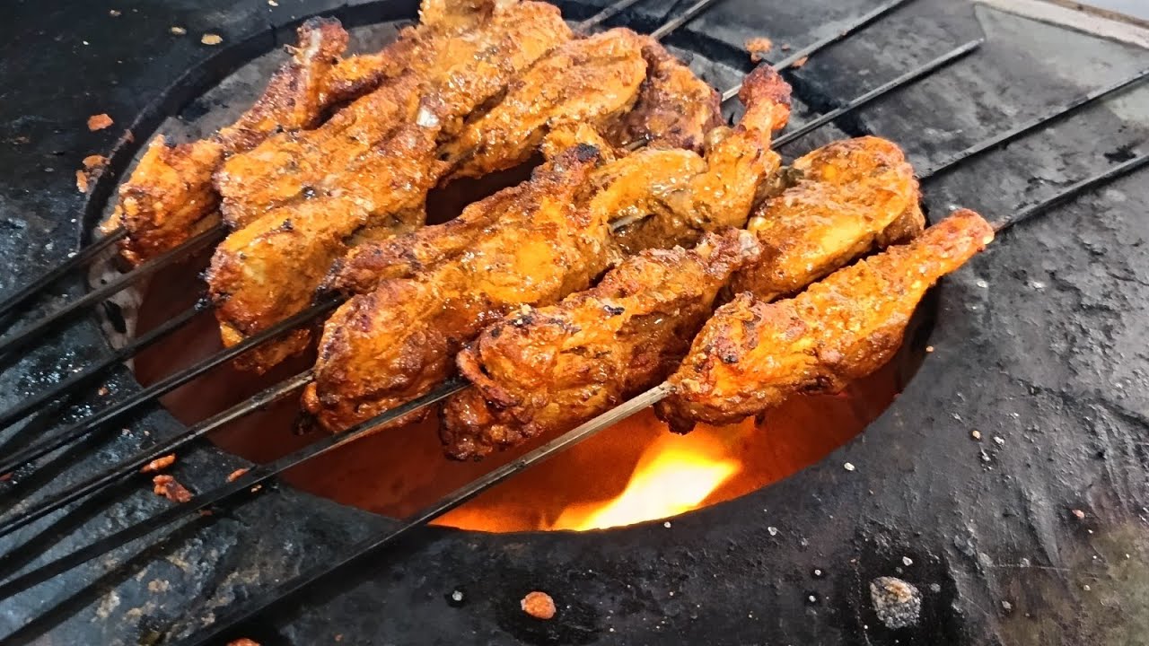 Rishu Tandoori Chef is live chicken tandoori recipe #food #hotelchef #tandoorchef #indianfood 