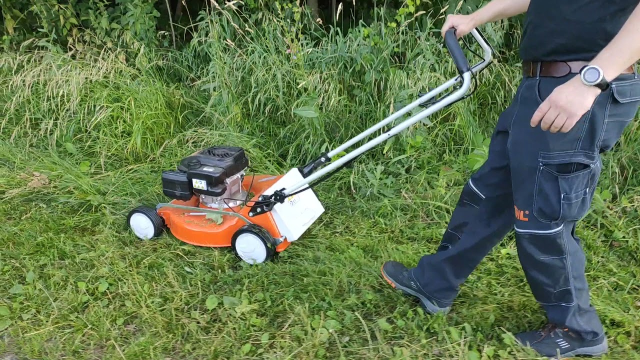 STIHL RM 253T  в высокой траве