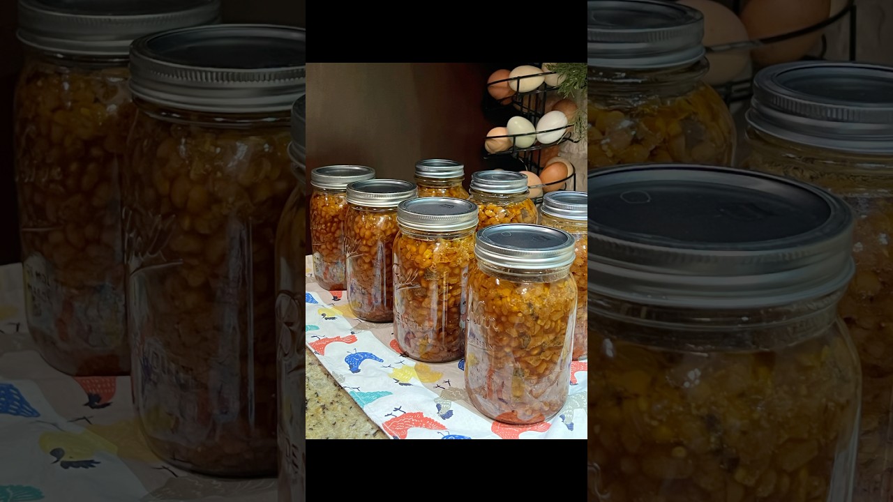 How to make & can the BEST BAKED BEANS EVER! #canning #bakedbeans #homesteading #recipe #delicious