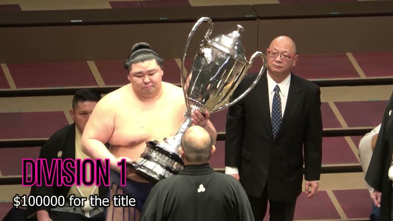 How much are sumo wrestlers paid?