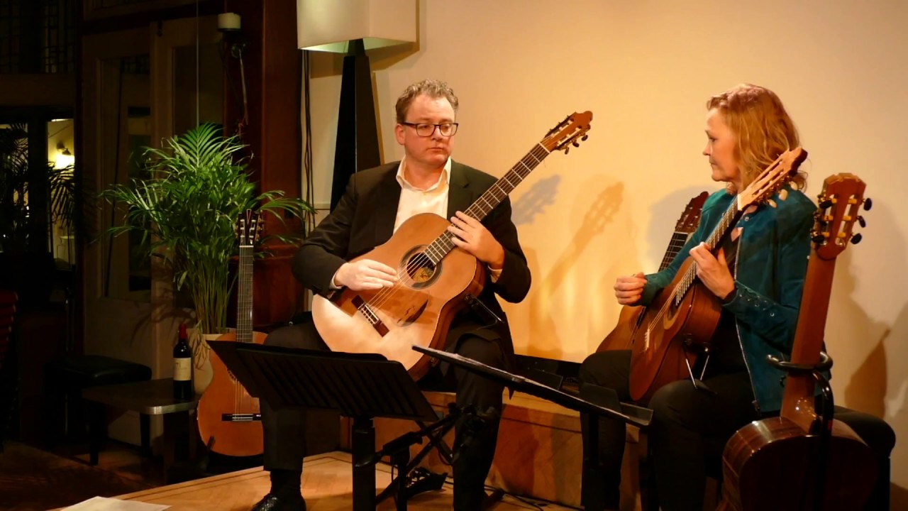 Bach 2-part Invention #2 (Z.o.o. guitar duo)
