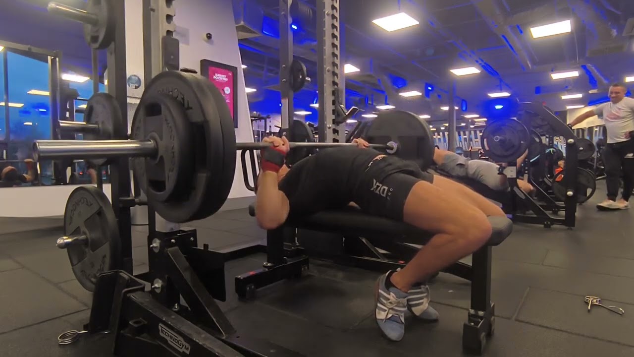 Biacronical bench press 120 KG 8x1