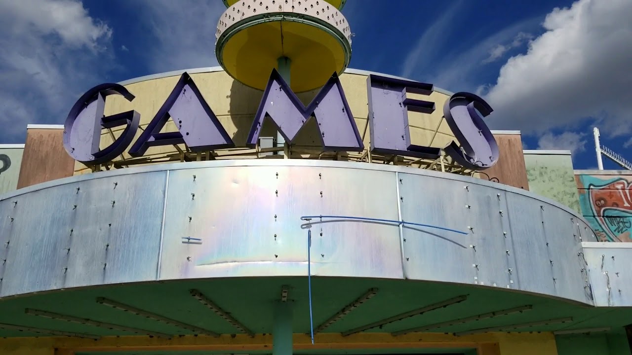 Abandoned Six flags New Orleans