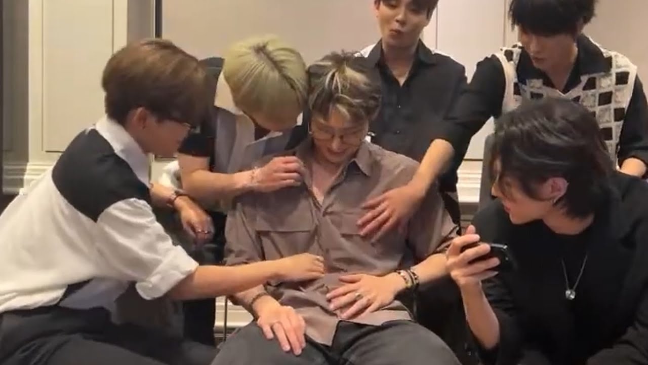 kind ateez members help mingi clean his clothes 😊