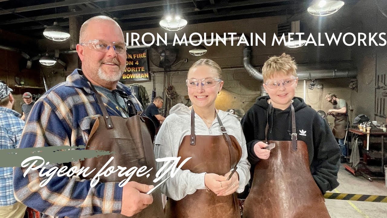 FORGING KNIVES in Pigeon Forge, TN || Best Unique Family Attraction || Iron Mountain Metal Works