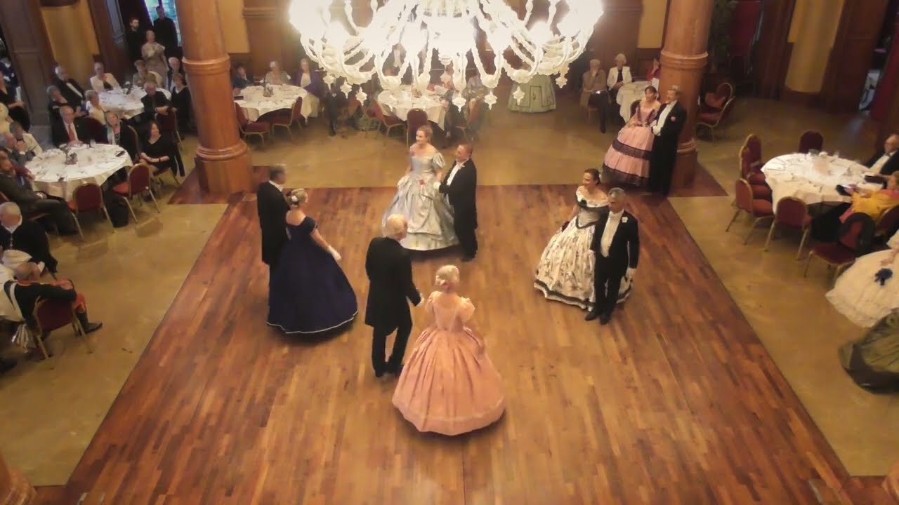 CARRE DE BOURSAULT par l'association QUADRILLE DU LAC