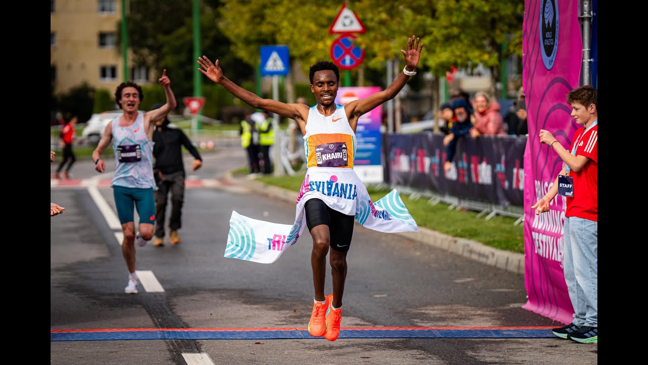 Stunning 10km debut for Khairi Bejiga (ETHIOPIA) to win 2025 tRUNsylvania 10K with 26:54 in Brasov
