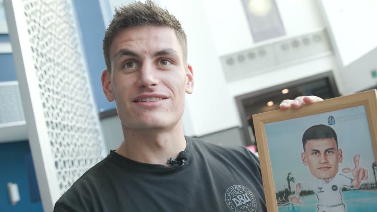 Joakim Mæhle viser rundt på spillerhotellet – kom med bag facaden på landsholdets VM-ophold