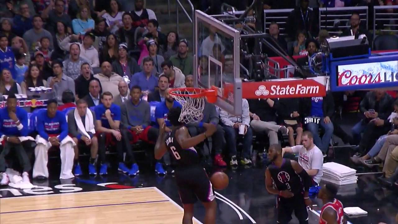Chris Paul: Eyes on the Back of His Head