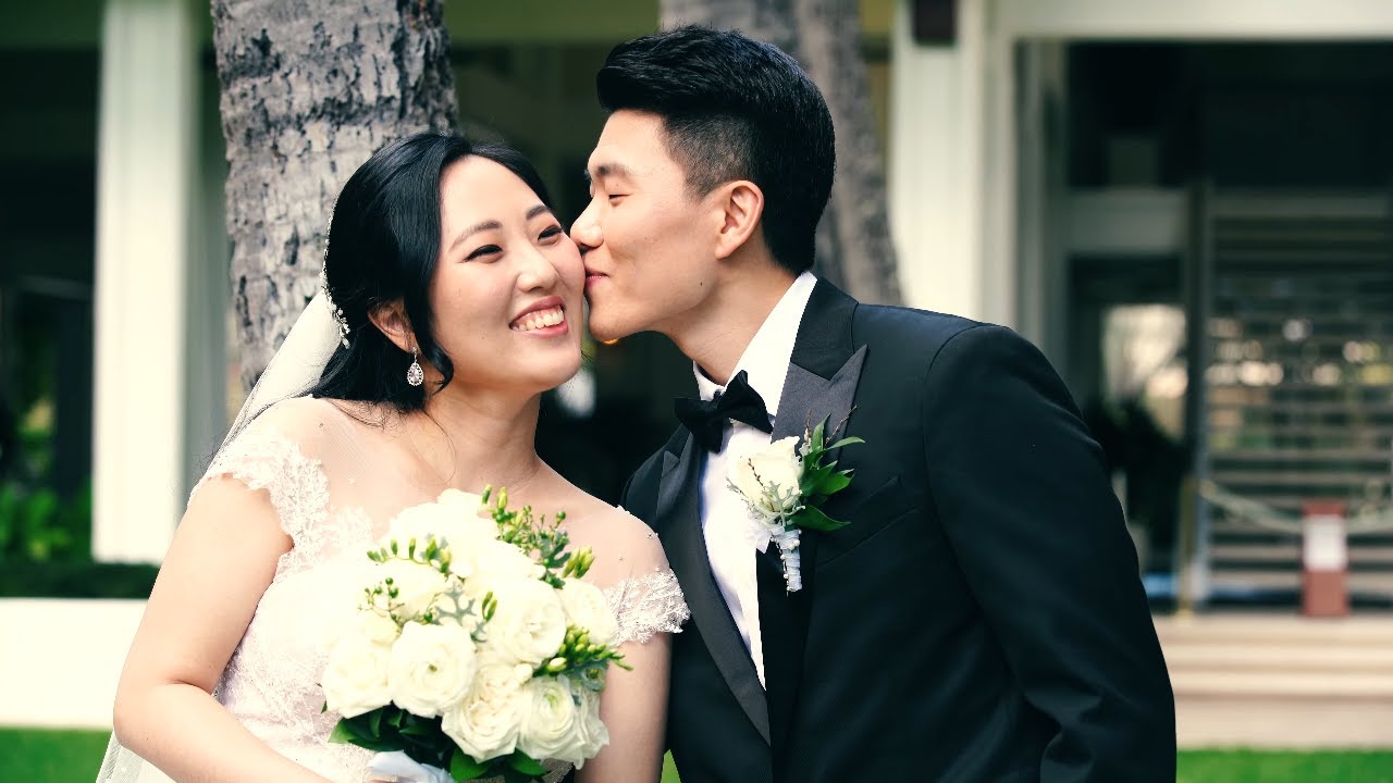 Halekulani Hotel Wedding l Oahu, Hawaii | Brian + Rachel