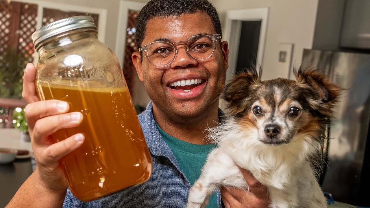 Homemade bone broth for you AND your dog 🐶