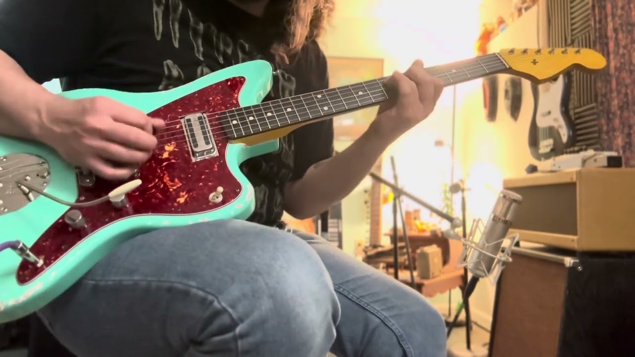 Have you ever wondered what a JAZZMASTER WITH TOASTER PICKUPS sounds like?!