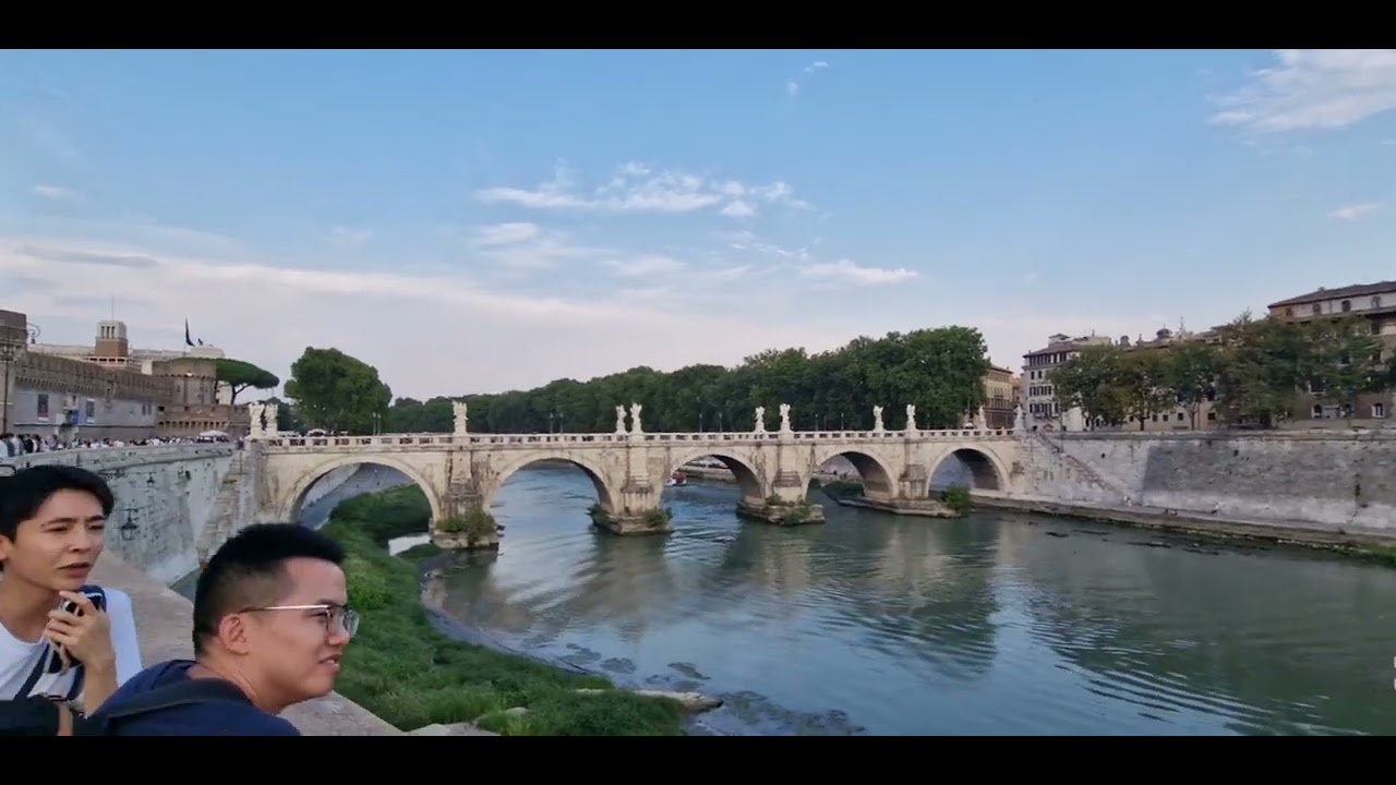 Italy 🇮🇹 Roma: Fiume Tevere , Tevere River , نهر تيفرة في روما .