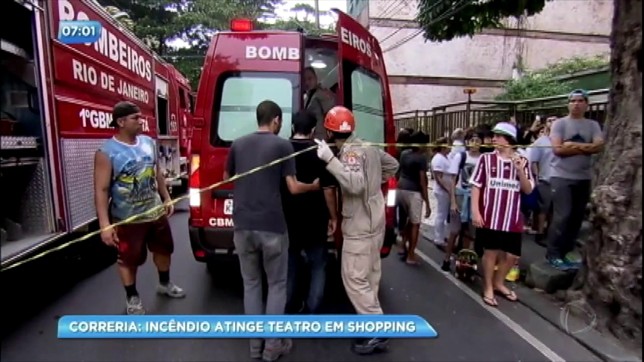 Incêndio atinge teatro de shopping no Rio de Janeiro