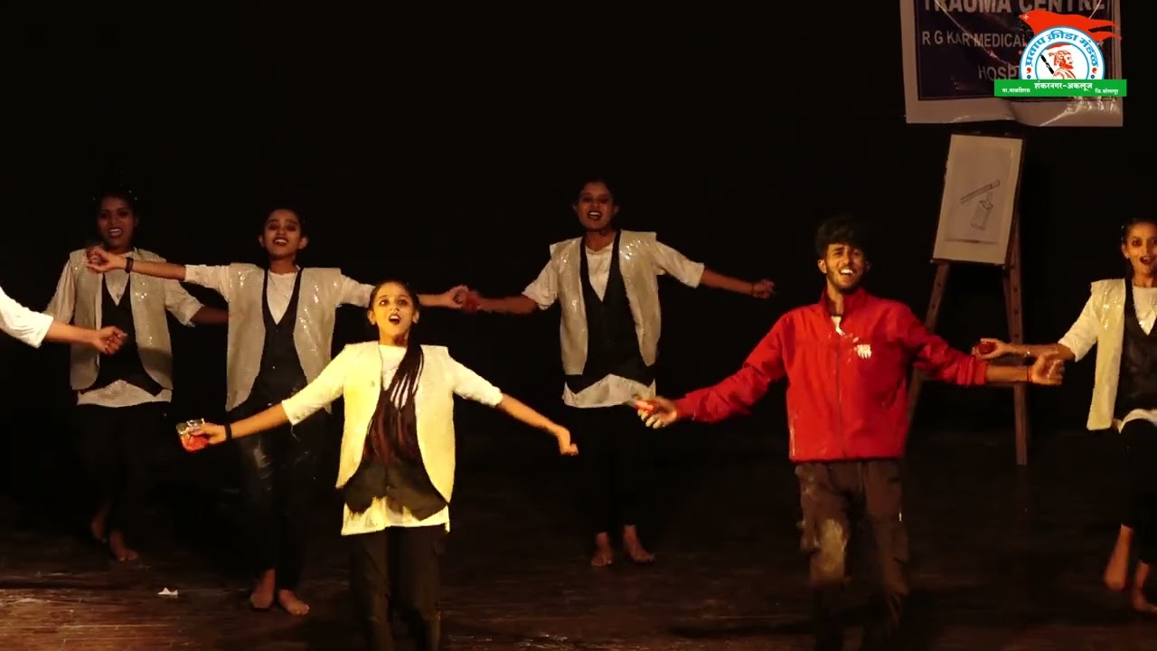 प्रथम क्रमांक - प्रासंगिक नृत्य : सदाशिवराव माने विद्यालय, अकलूज